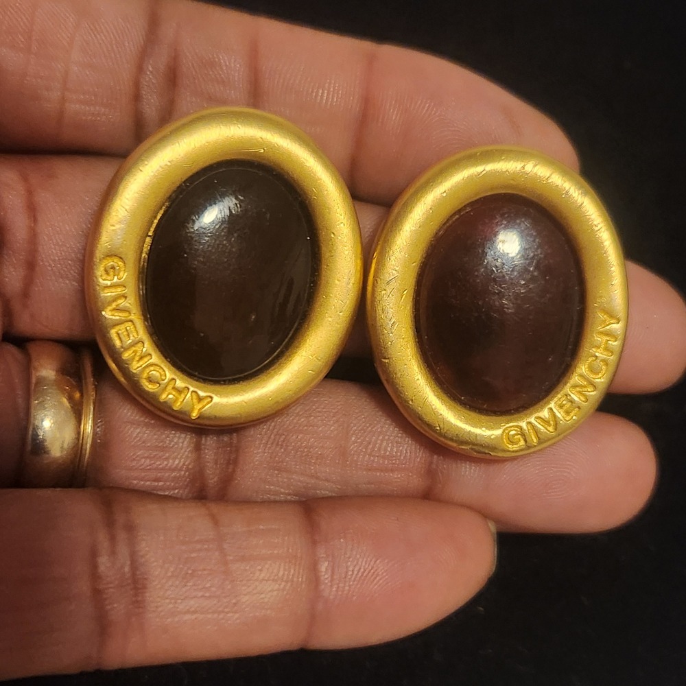 Givenchy Vintage Gold Tone Oval Amber Resin Cabochon Clip On Earrings Logo 4G - Picture 11 of 15